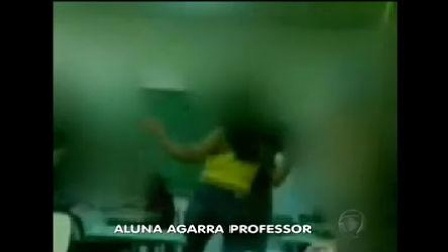 Aluna Agarra Professor E Faz Dan A Sensual Dentro De Sala De Aula