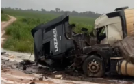 Colisão entre carretas deixa duas pessoas feridos na BR-364 entre Itapuã e Ariquemes, em RO – Vídeo - Foto: Reprodução
