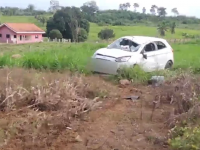 Veículo capota da BR - 421 e três vítimas são socorridas pelo SAMU - Vídeo - Foto: Reprodução