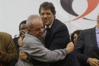 Lula manda distribuir dinheiro e promete cargos, diz revista "IstoÉ" - Foto: Reprodução
