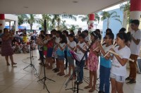 Grupos Cantantes, das escolas municipais de Ariquemes, realizam cantata de Natal em frente a PMA - Foto: Assessoria