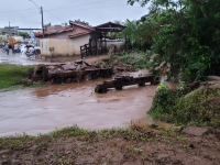 Mulher morre após ser arrastada durante enchente em Ouro Preto do Oeste, RO - Foto: Rauã Araújo/Rede Amazônica