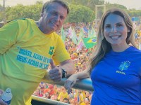 Bolsonaro declara apoio a reeleição da prefeita Carla Redano - Foto: Assessoria