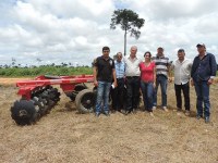 Adelino Follador entrega equipamento agrícola em Buritis - Foto: Assessoria
