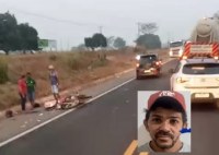 IDENTIFICADO - Colisão entre moto e carreta deixa um m@0rto e outro fer!do na Br-364 - VÍDEO - Foto: Reprodução