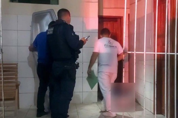 Homem é morto a golpes de faca em quarto de hotel em Ariquemes - VÍDEO