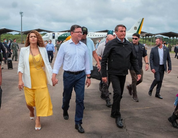 Governador Marcos Rocha recepcionou o presidente Jair Bolsonaro que esteve em Rondônia para reunião com presidente Pe (Foto: Divulgação)