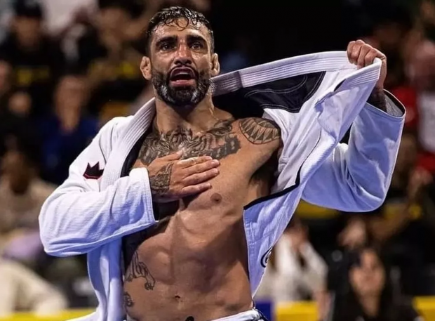 Campeão mundial de jiu-jítsu, Leandro Lo é baleado na cabeça durante show dentro de clube