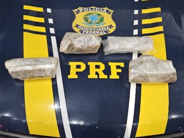 PRF apreende maconha sendo transportada por menor de idade em Ariquemes