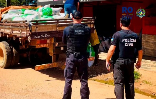 Polícia Civil apreende 250 sacas de grãos furtados e prende o proprietário que recebia o produto RO