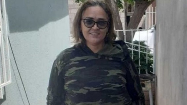 Lenilda com a roupa que usou para cruzar a fronteira dos EUA; seu corpo foi encontrado em 15 de setembro (Foto: Arquivo pessoal)