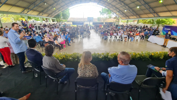 Solenidade ocorreu na Escola Cora Coralina, com a presença do governador Marcos Rocha (Foto: Mateus Andrade)