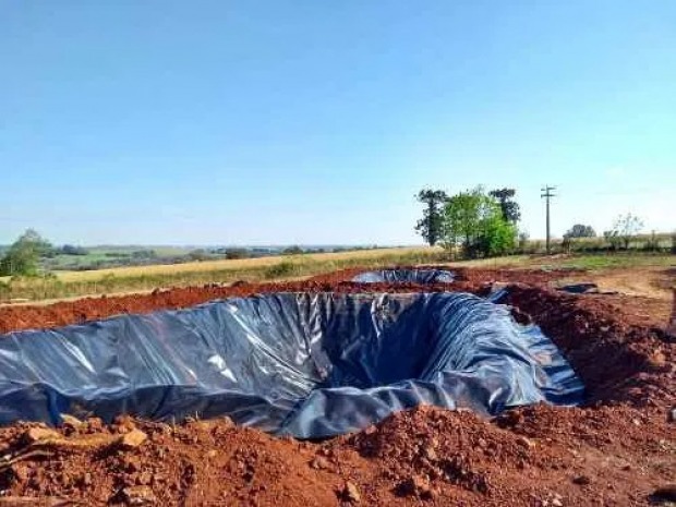 Tragédia - Irmãos de 14 e 8 anos morrem afogados em tanque de água revestido de lona em Rondônia