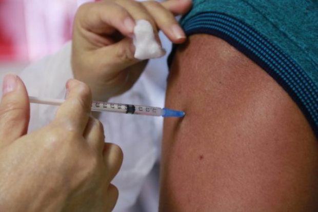 A vacinação é fundamental para evitar o contágio da covid-19 (Foto: Divulgação)