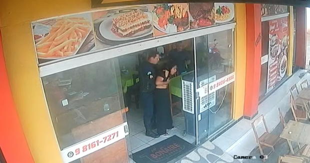 Mulher Se Engasga Em Restaurante E é Salva Por Policial Em Ariquemes VÍdeo Ariquemes Agora 2805