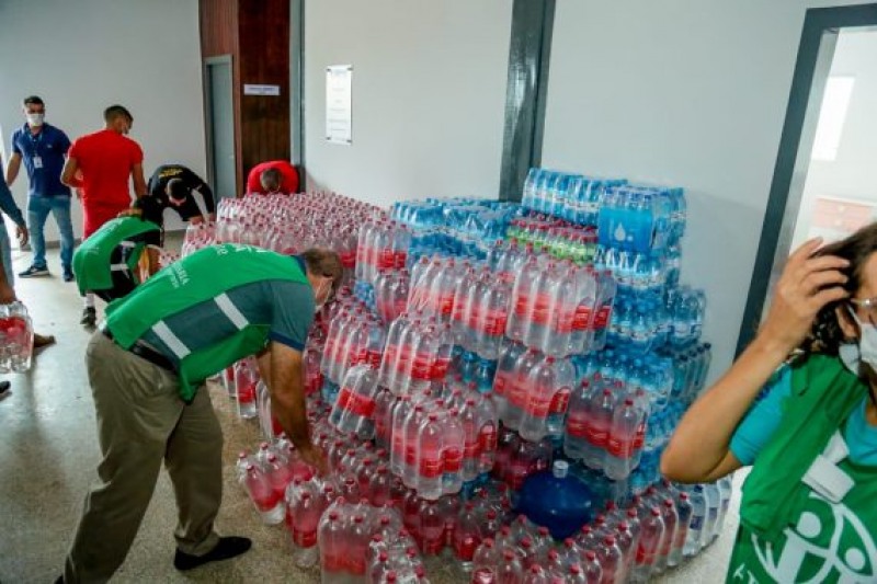 Água Mineral e outros materiais foram enviados às famílias desabrigadas de Cacoal (Foto: Assessoria)