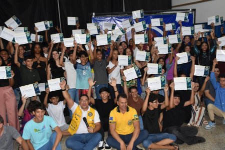 Entrega Certificados Curso Cursos Básico e Avançado do Credilions Projeto Inclusão Digital em Ariquemes RO