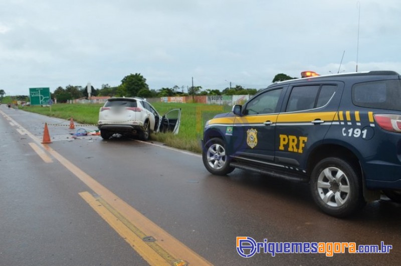 Professora e policial civil ficam gravemente feridos em colisão frontal com carreta na BR 364-VÍDEO