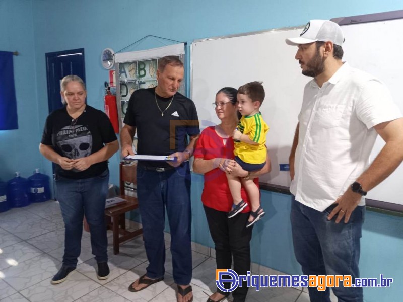 Adelino Follador entrega Certificado de Voto de Louvor a Seicho- No-Ie de Ariquemes