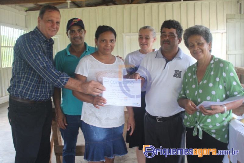 Adelino Follador entrega Certificados de Curso em Tabajara, Machadinho D’Oeste