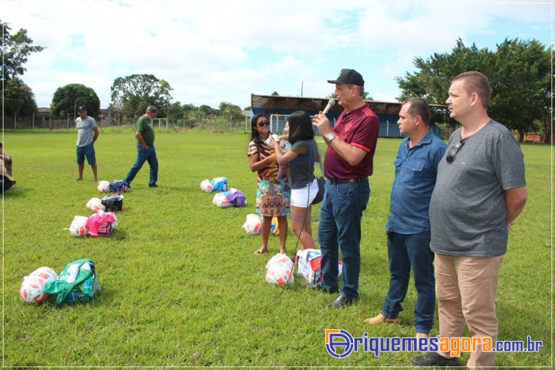 Deputado Adelino Follador participa da entrega de Kits Esportivos em Itapuã do Oeste