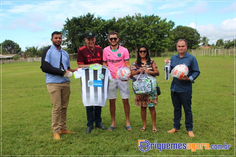 Deputado Adelino Follador participa da entrega de Kits Esportivos em Itapuã do Oeste