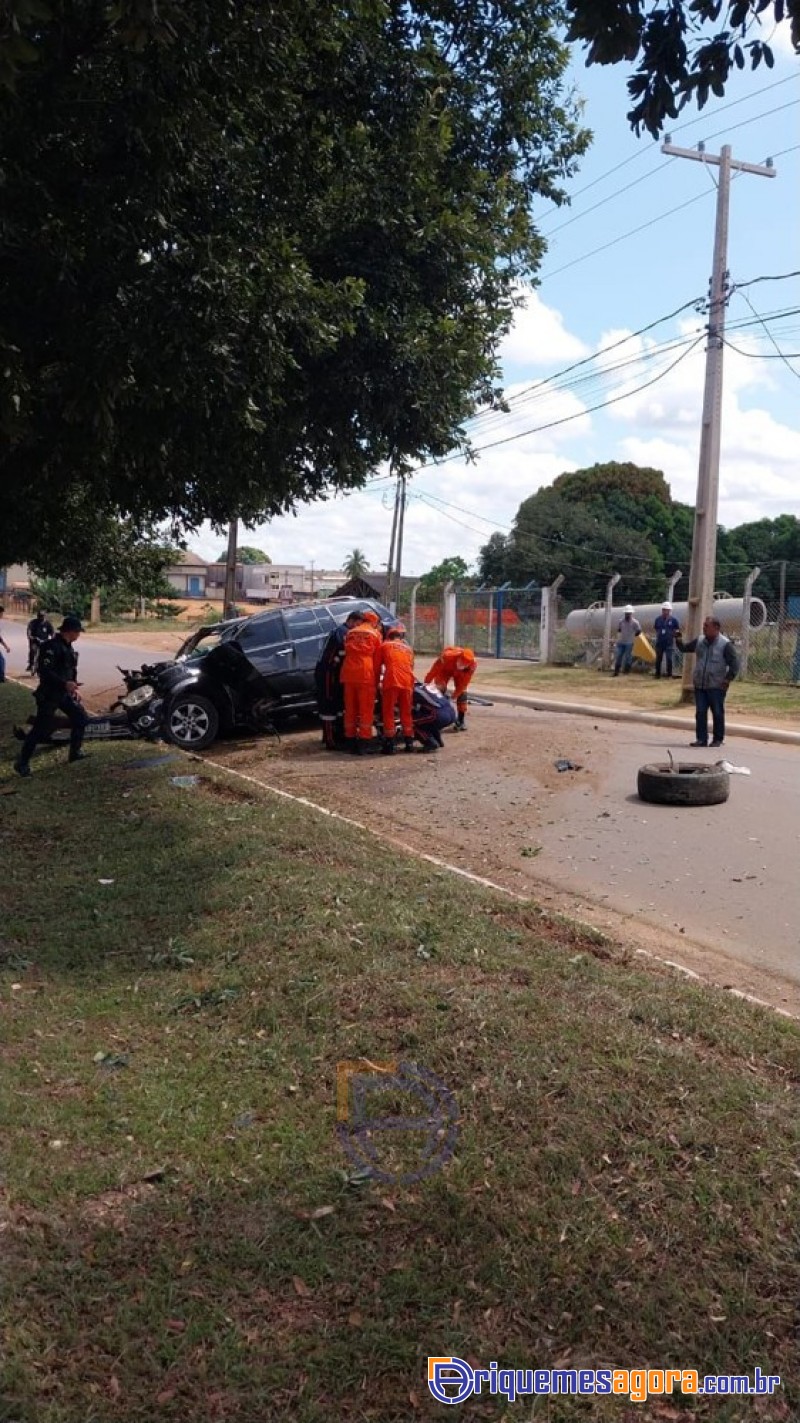 Ariquemes: Motorista morre após colidir caminhonete em árvore - VIDEO