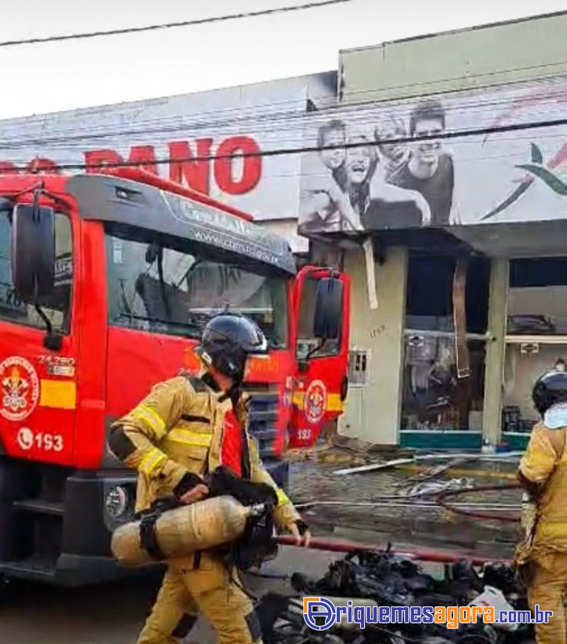 Incêndi0 de grandes proporções na Lojas Royal de Ariquemes - VÍDEOS FOTOS