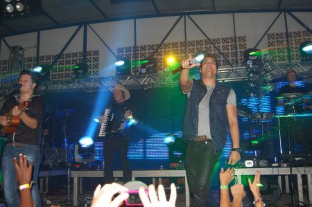 VAMOS LEMBRAR – Show com Cleber & Cauan em Ariquemes 2012