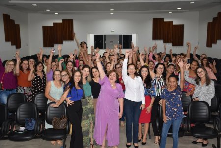 Palestra das Mães “O Amor Muda o Mundo” com Luciana Custódio na ACIA em Ariquemes