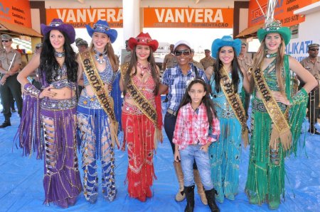 VAMOS LEMBRAR – EXPOARI 2013 - Cavalgada & Galera & Abertura & Equipe 7 Boi - DIA
