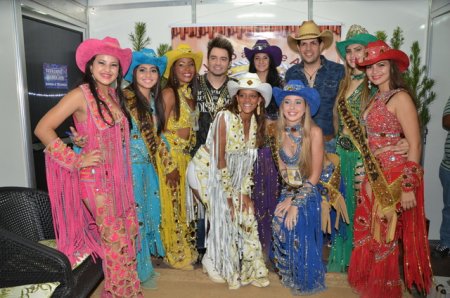 VAMOS LEMBRAR da EXPOARI 2013 - Show com Fernando & Sorocaba, V8 na APA & Galera & Camarim