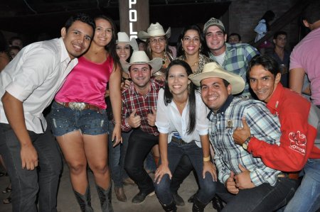 VAMOS LEMBRAR Cowboy Eletrônico 2013 na V8
