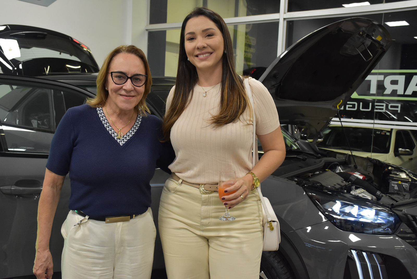 Lançamento oficial dos novos PEUGEOT 208 HÍBRIDO E 2008 HÍBRIDO na GIMA - Grupo Gilberto Miranda em Ariquemes – RO 